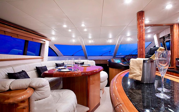 Аренда моторной яхты Sunseeker 75 Vogue of Monaco на Мальдивах